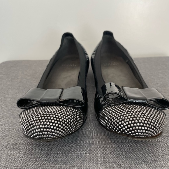 STUART WEITZMAN Cabot Flats Patent Leather Bow Studded - Black Size 6.5 - Picture 2 of 9